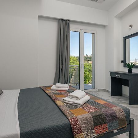 Katsaros Luxury Apts II 5 Min Walk To Beach チィリヴィ エクステリア 写真