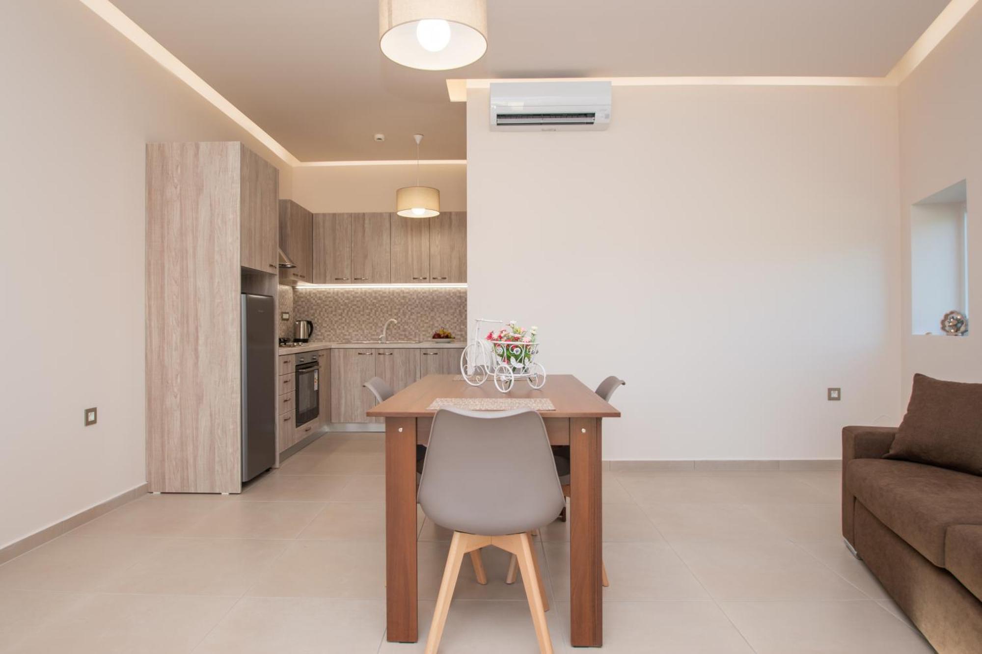 Katsaros Luxury Apts II 5 Min Walk To Beach チィリヴィ エクステリア 写真