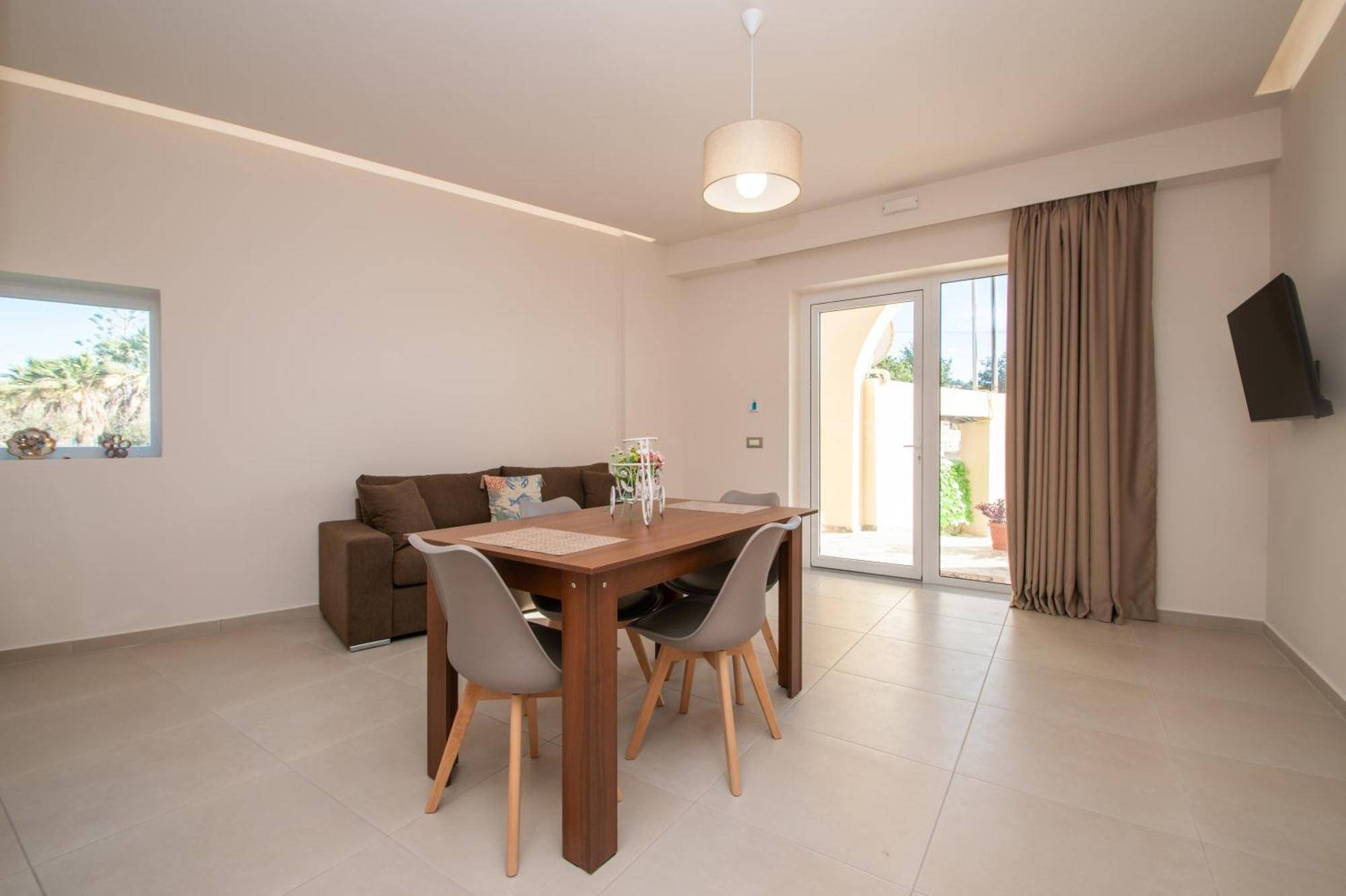 Katsaros Luxury Apts II 5 Min Walk To Beach チィリヴィ エクステリア 写真