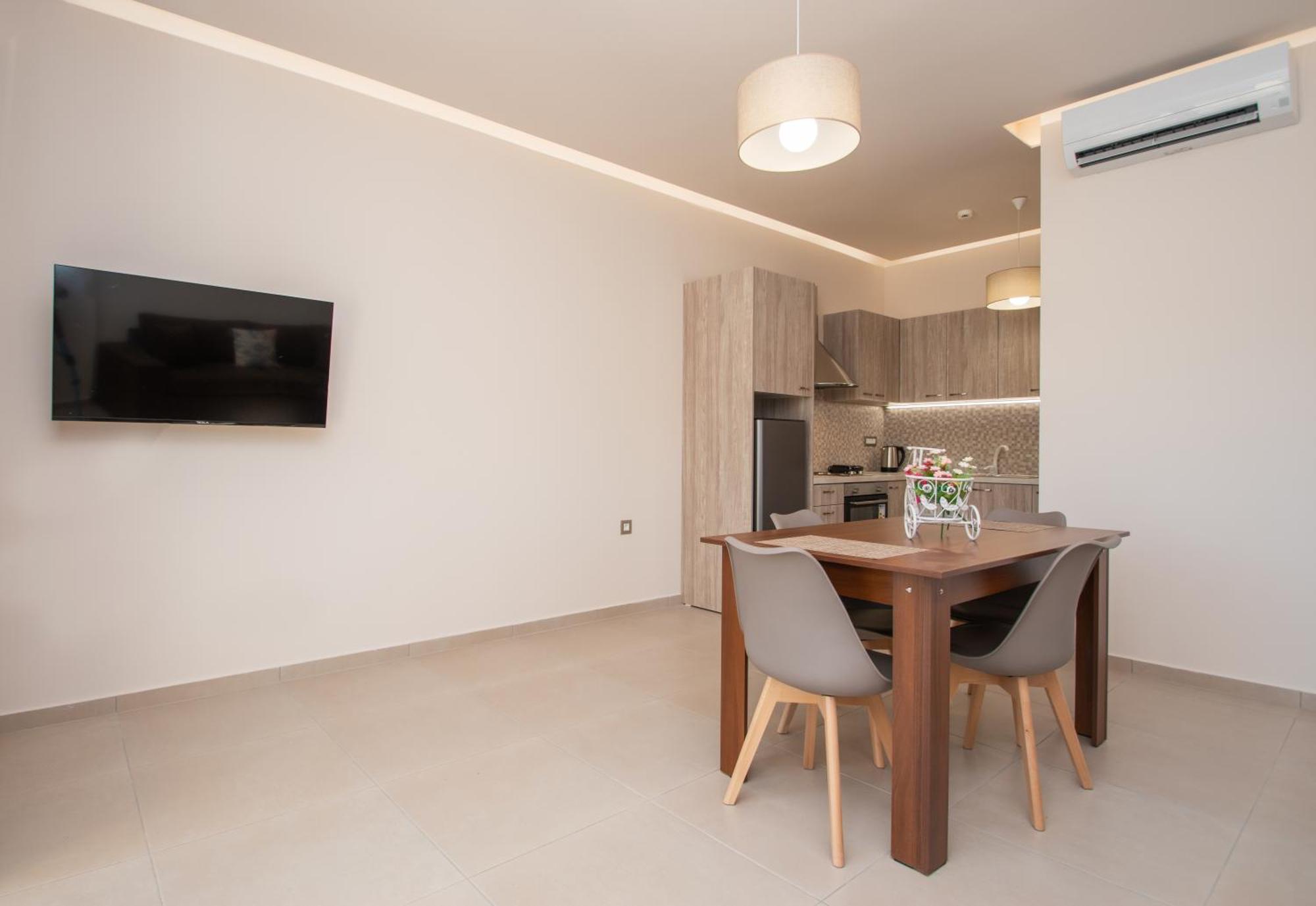 Katsaros Luxury Apts II 5 Min Walk To Beach チィリヴィ エクステリア 写真