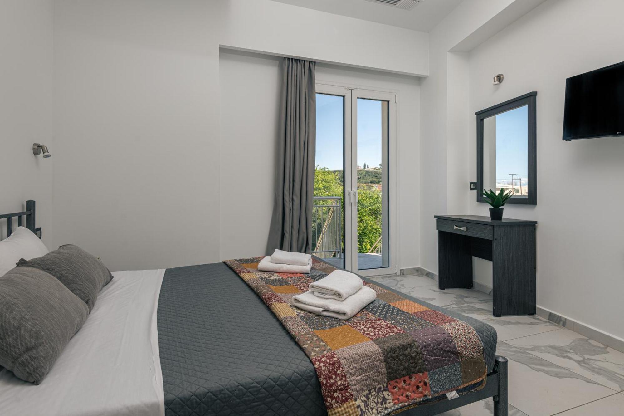 Katsaros Luxury Apts II 5 Min Walk To Beach チィリヴィ エクステリア 写真