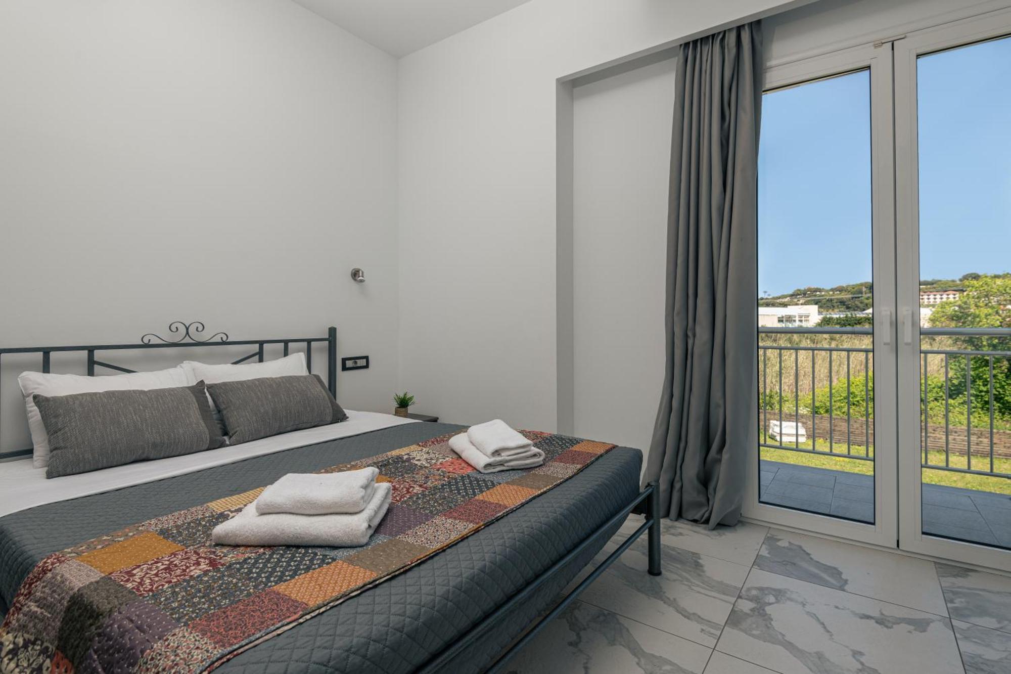 Katsaros Luxury Apts II 5 Min Walk To Beach チィリヴィ エクステリア 写真