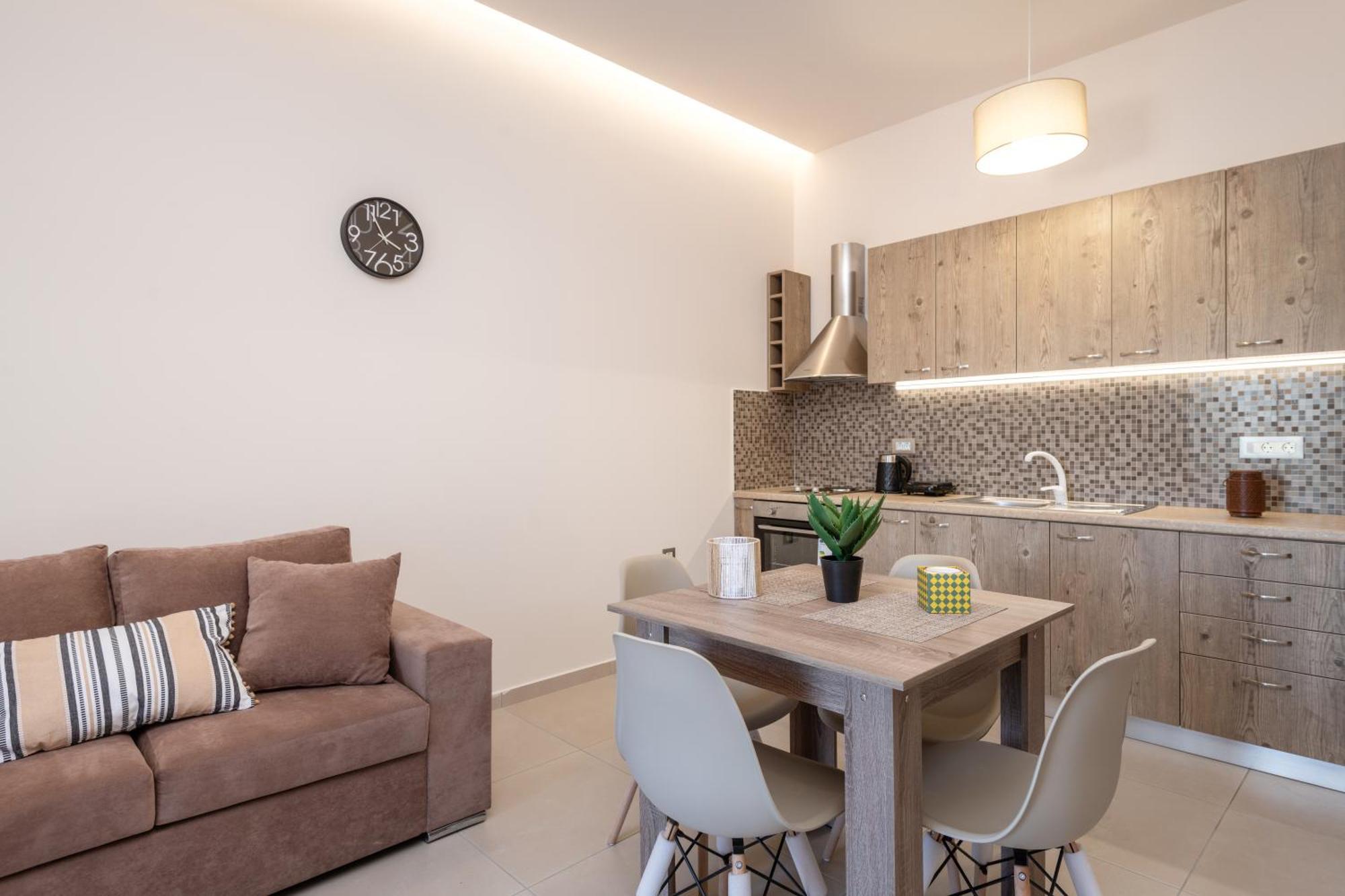 Katsaros Luxury Apts II 5 Min Walk To Beach チィリヴィ エクステリア 写真