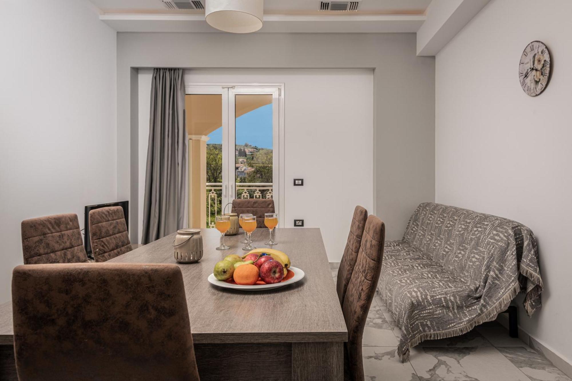 Katsaros Luxury Apts II 5 Min Walk To Beach チィリヴィ エクステリア 写真