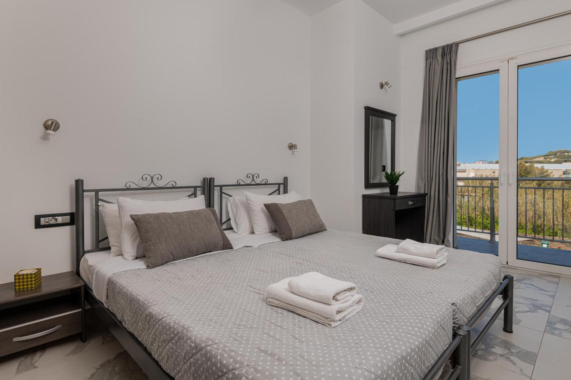 Katsaros Luxury Apts II 5 Min Walk To Beach チィリヴィ エクステリア 写真