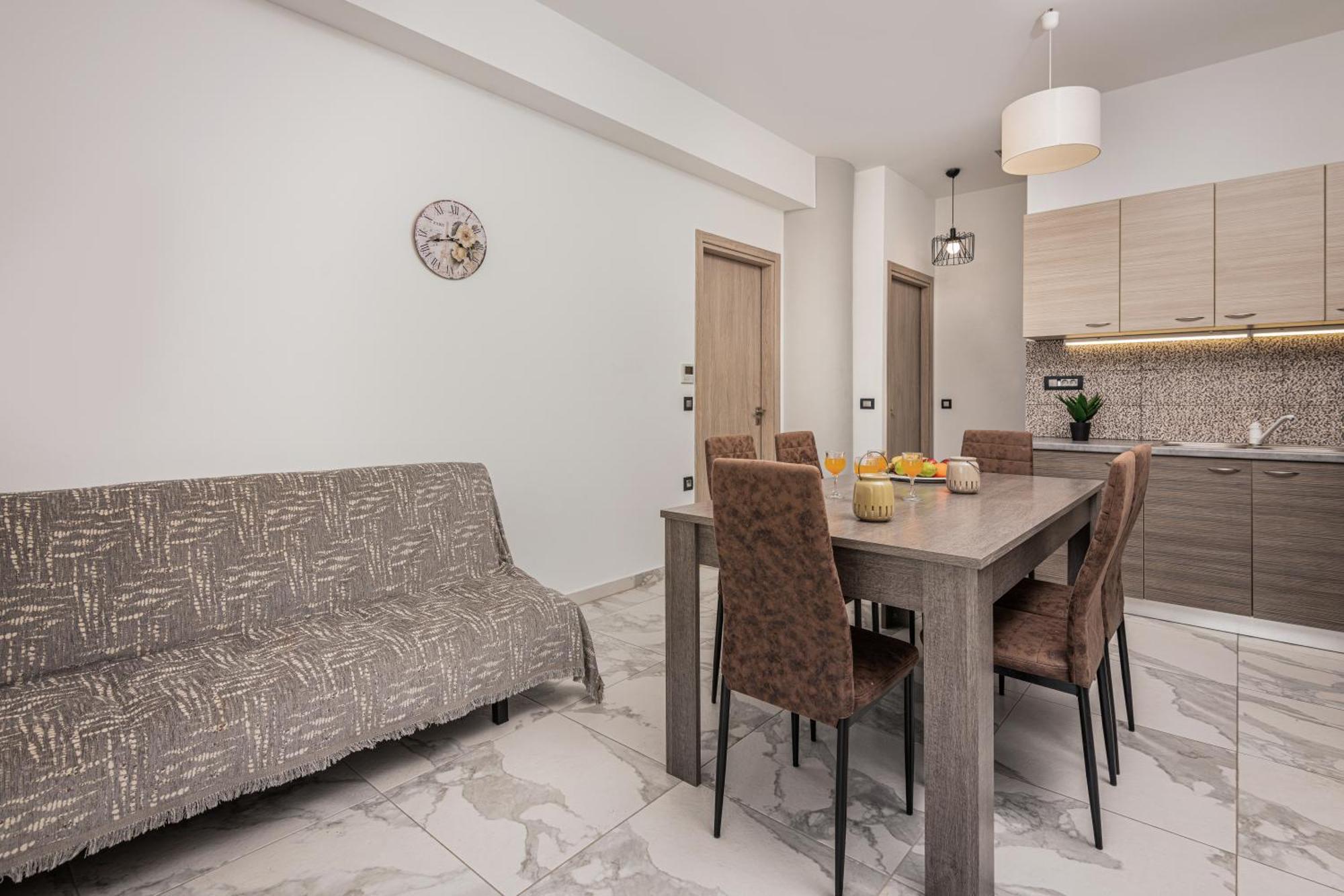 Katsaros Luxury Apts II 5 Min Walk To Beach チィリヴィ エクステリア 写真