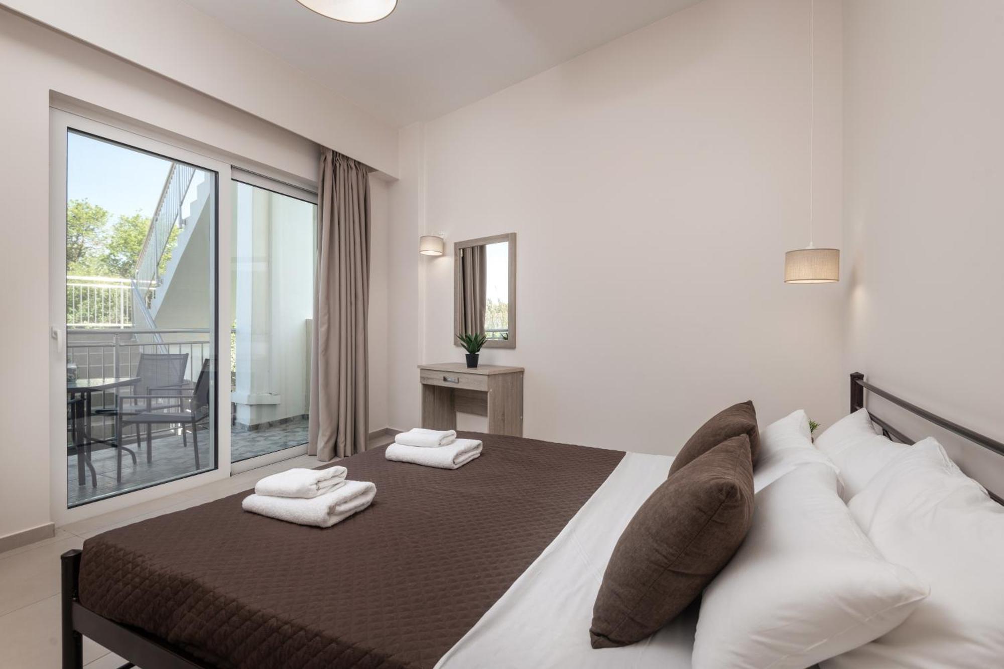 Katsaros Luxury Apts II 5 Min Walk To Beach チィリヴィ エクステリア 写真