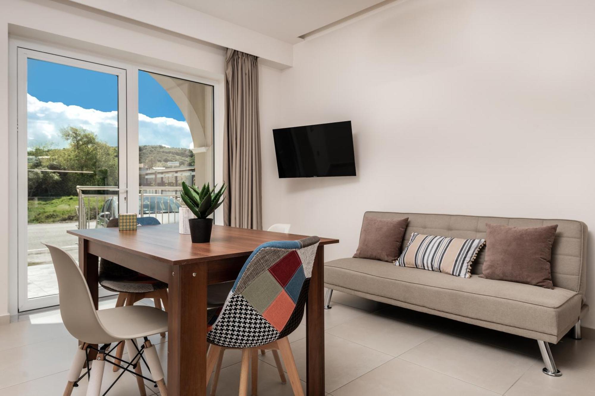 Katsaros Luxury Apts II 5 Min Walk To Beach チィリヴィ エクステリア 写真