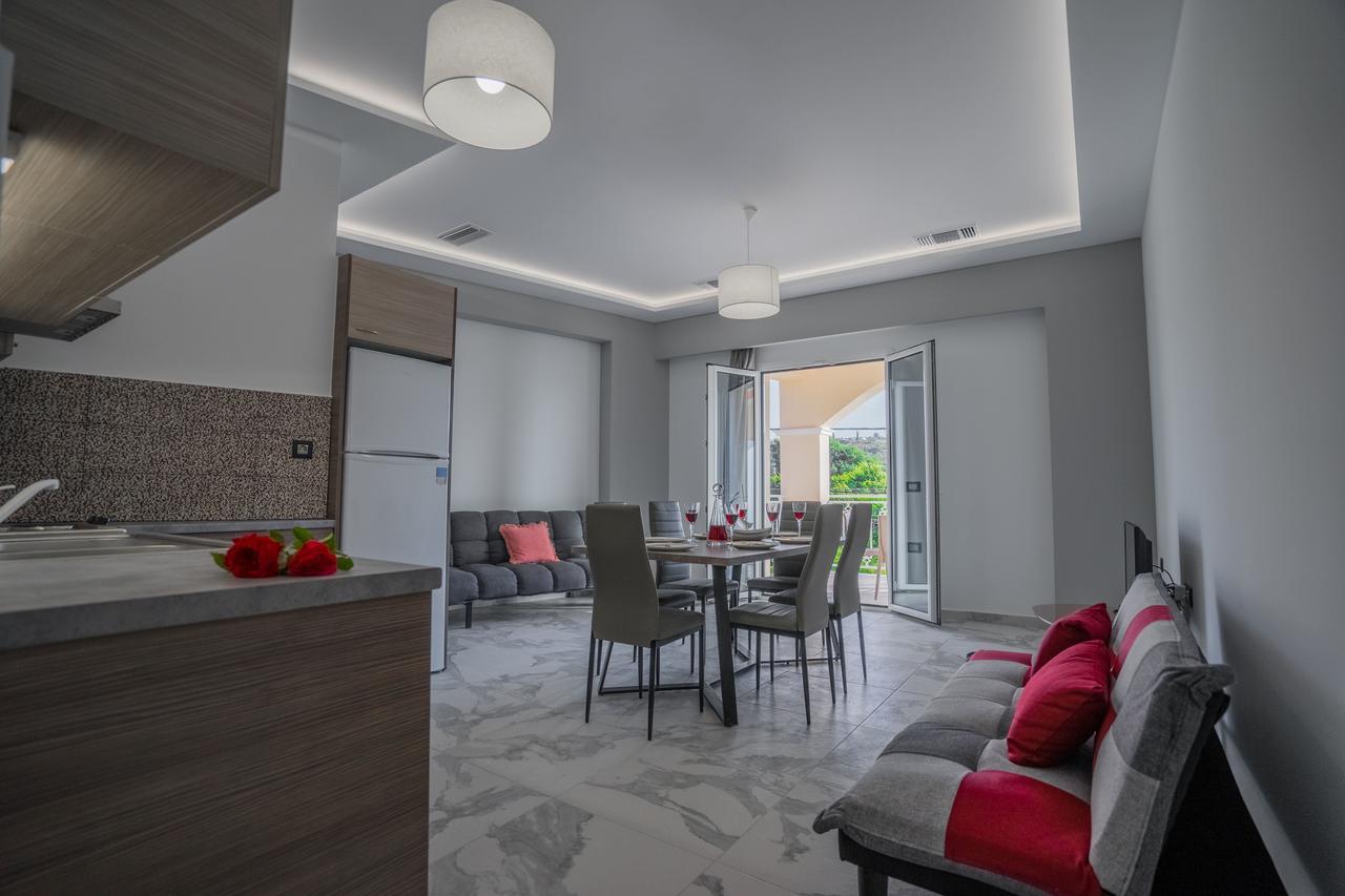 Katsaros Luxury Apts II 5 Min Walk To Beach チィリヴィ エクステリア 写真